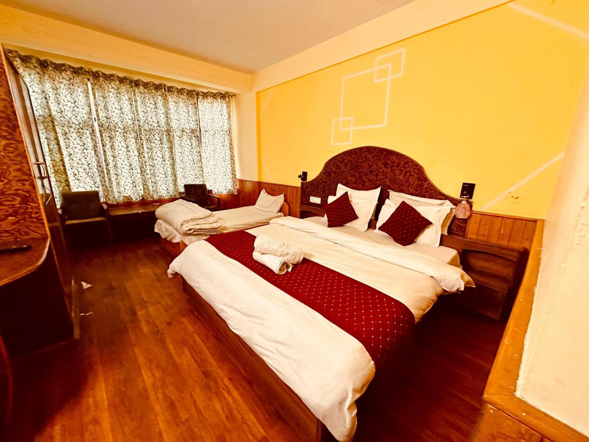 Hotel D Kanchan Manali ภายนอก รูปภาพ