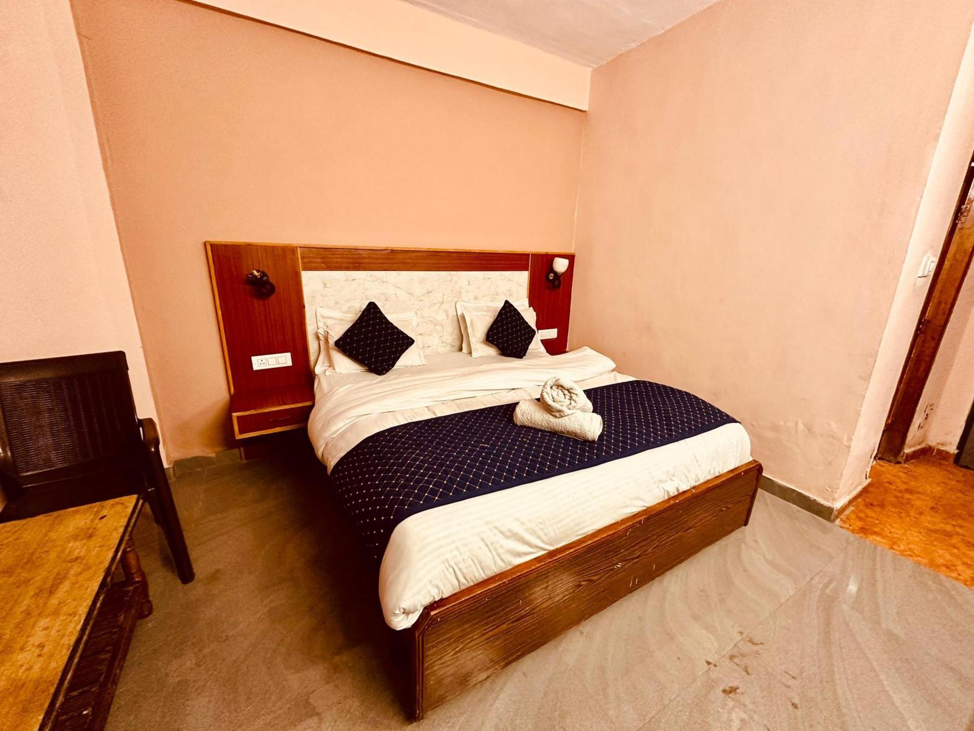 Hotel D Kanchan Manali ภายนอก รูปภาพ