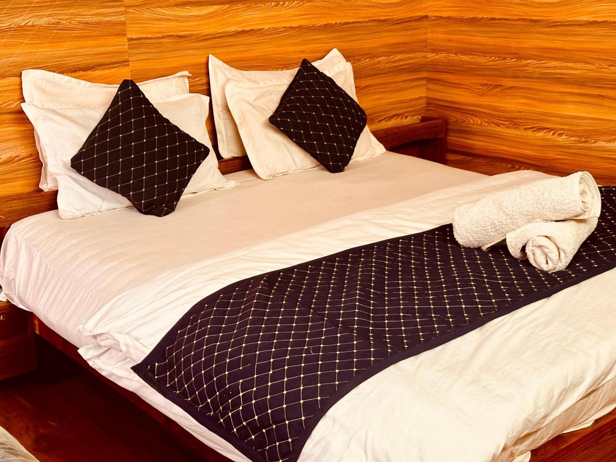 Hotel D Kanchan Manali ภายนอก รูปภาพ